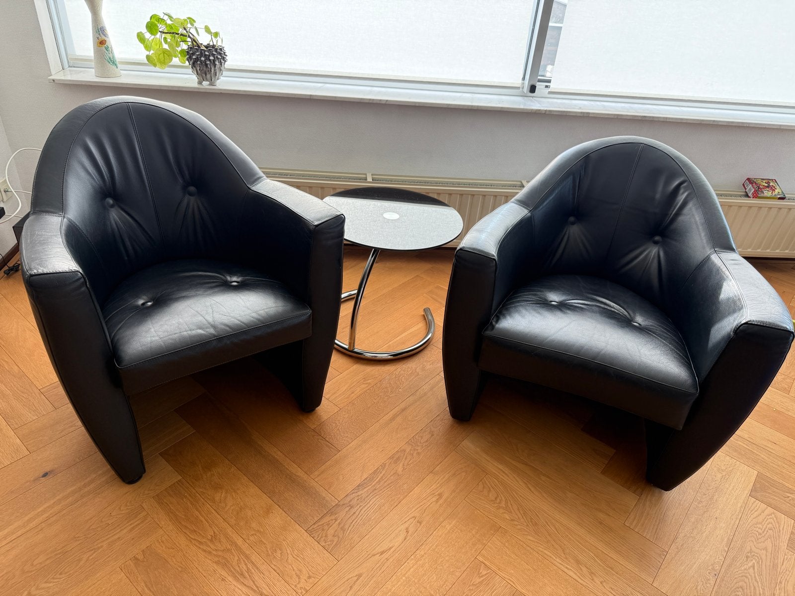 Set van 2 Leolux 'Carabita' Fauteuils Zwart Leder, Ophalen, Gebruikt, 50 tot 75 cm, Leer