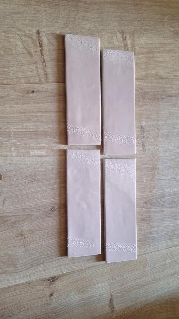 Zachtroze Spaanse tegeltjes 5,2x16cm - 55 stuks, Ophalen of Verzenden