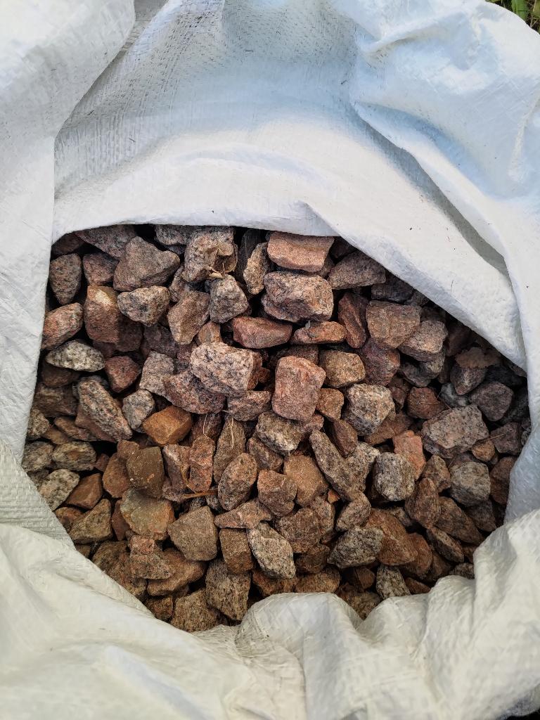 200 - 300 kg rood ardennen split grind, Ophalen, Gebruikt, Split, Rood