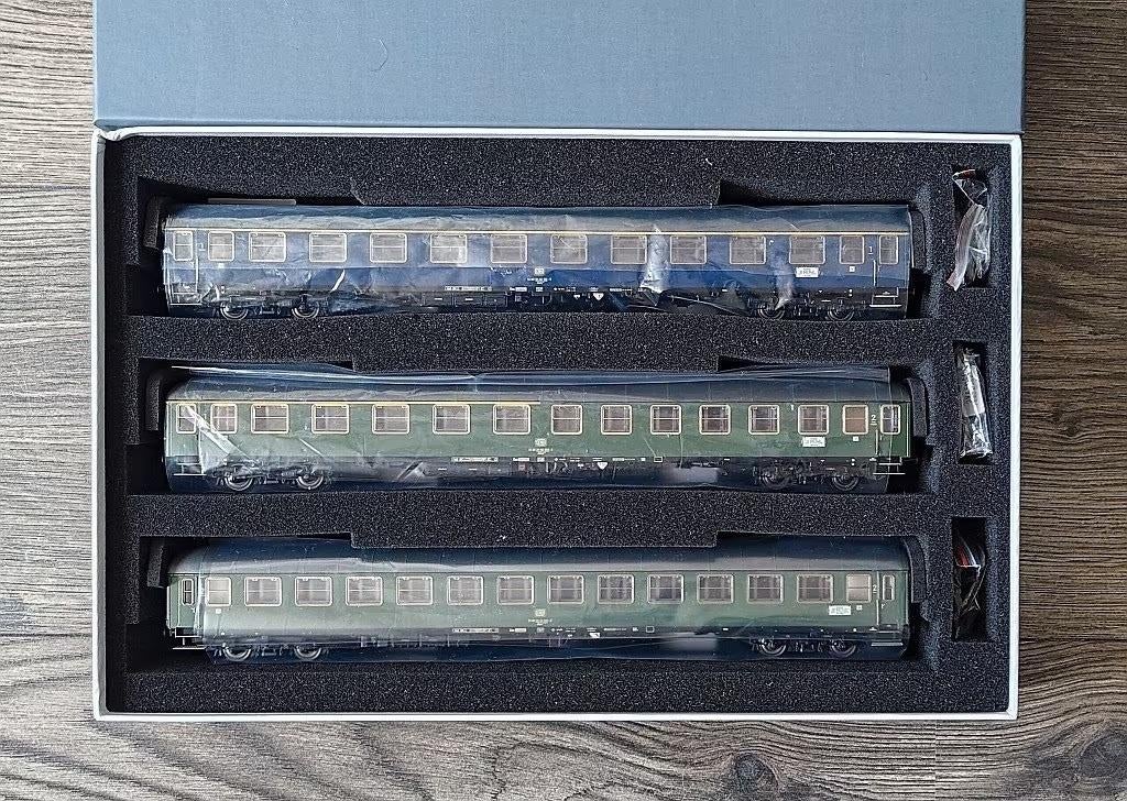 Hobbytrain 43037AC, 3 DB sneltreinrijtuigen exact 1/87, Wisselstroom, Wagon, Zo goed als nieuw, Ophalen