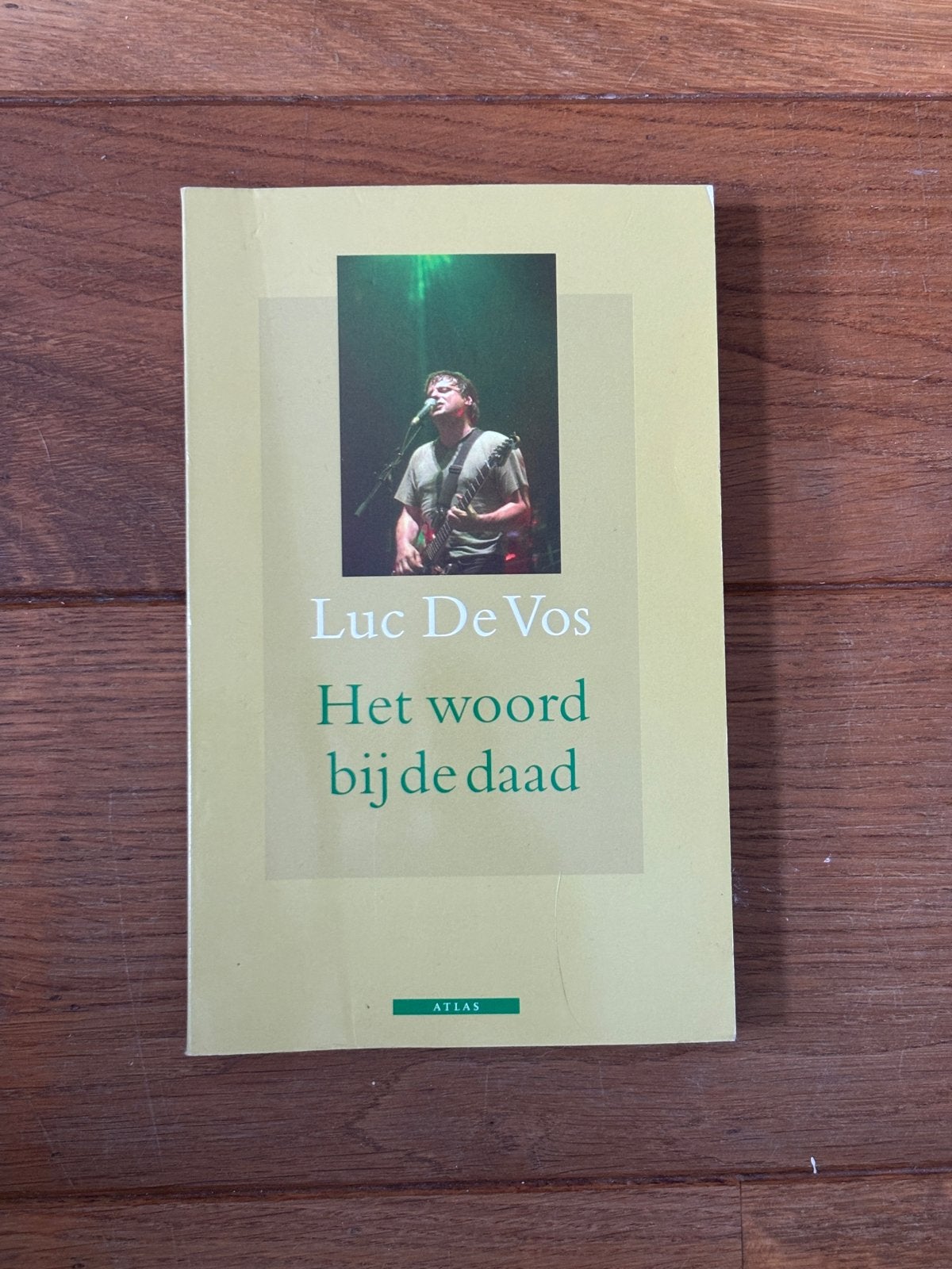 Luc De Vos - Het woord bij de daad (Boek), Ophalen of Verzenden, Gelezen, Eén auteur