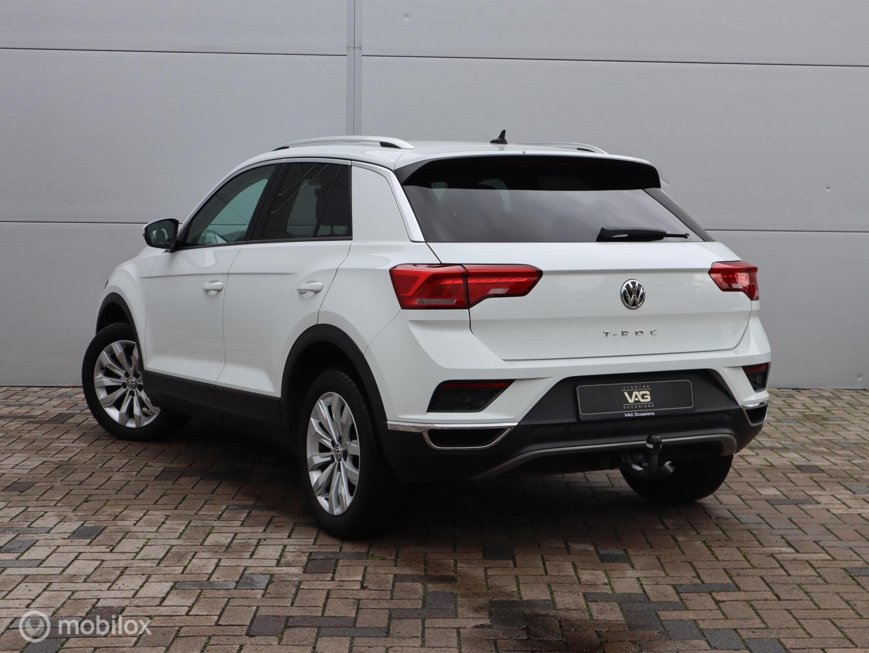 Volkswagen T-Roc 1.5 TSI Style Trekhaak CarPlay Lane ACC Cli, Voorwielaandrijving, Dealer onderhouden, Stof, 4 cilinders