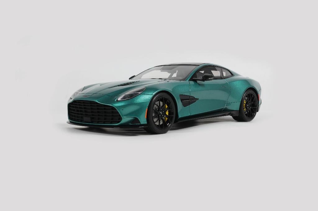 1:18 Aston Martin Vanquish - 2024 - Racing Green NIEUW!, Overige merken, Auto, ., Nieuw