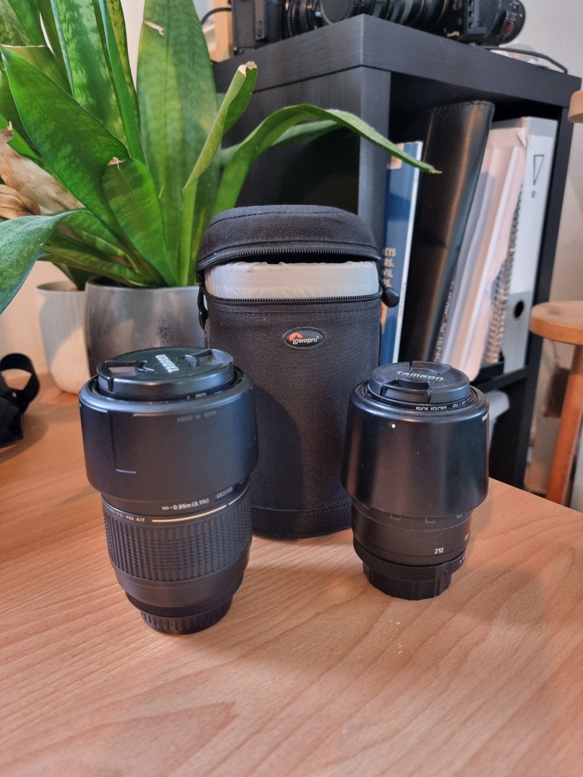 twee tamron lenzen voor pentax K, 70-300mm en 80-210mm, Beschermhoes/tas, Zo goed als nieuw, Tamron, Pentax K-mount