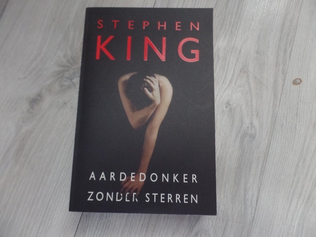 Stephen King Aarde donker zonder licht, Boeken, Ophalen of Verzenden, Gelezen, Stephen King, Amerika
