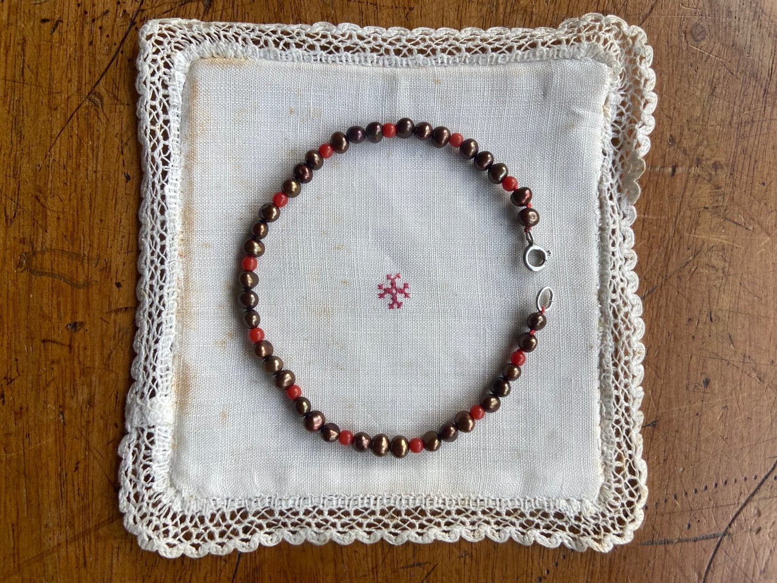 Armband zoetwaterparels bloedkoraal, Ophalen of Verzenden, Nieuw, Zilver