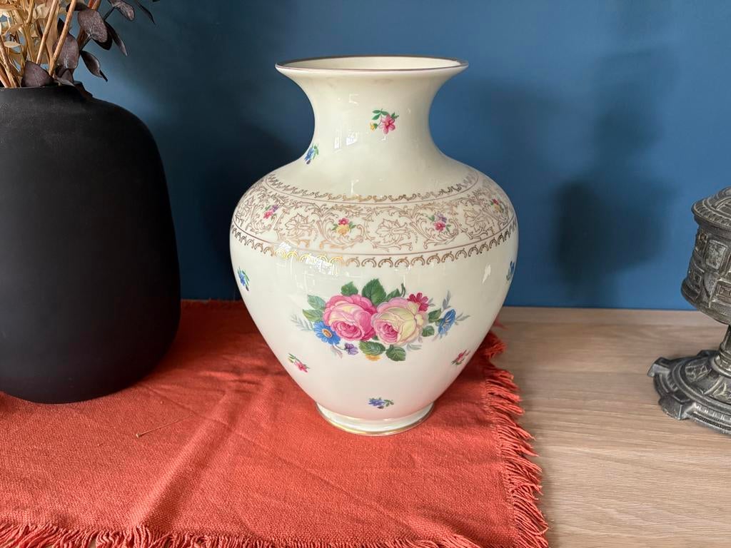 Vintage Thomas Ivory Bavaria Vaas met Bloemmotief, Antiek en Kunst, Ophalen of Verzenden