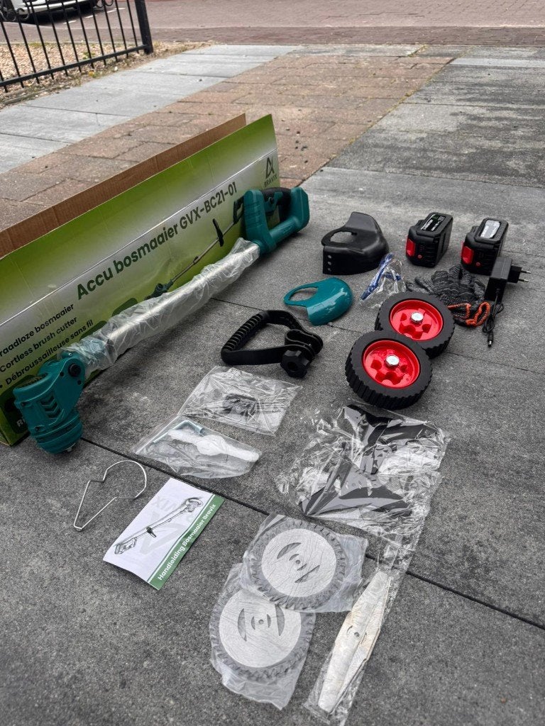 Bosmaaier set met 2 accu's en snijbladen, Tuin en Terras, Bosmaaiers, Accu, Nieuw, Ophalen of Verzenden, Bravix