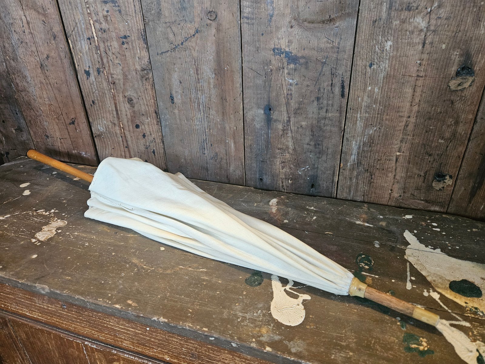 Vintage Parasol met Houten Handvat "WOONWINKEL RUSTIEK ", Antiek en Kunst, Curiosa en Brocante, Ophalen of Verzenden