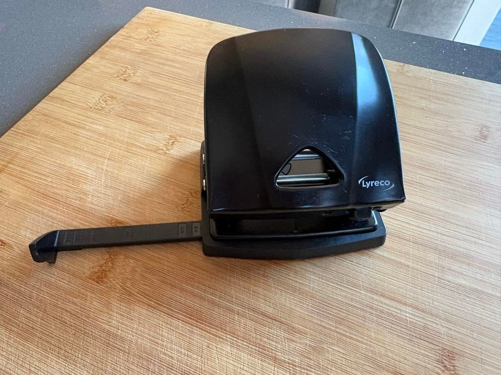 Lyreco perforator gratis, Ophalen, Gebruikt