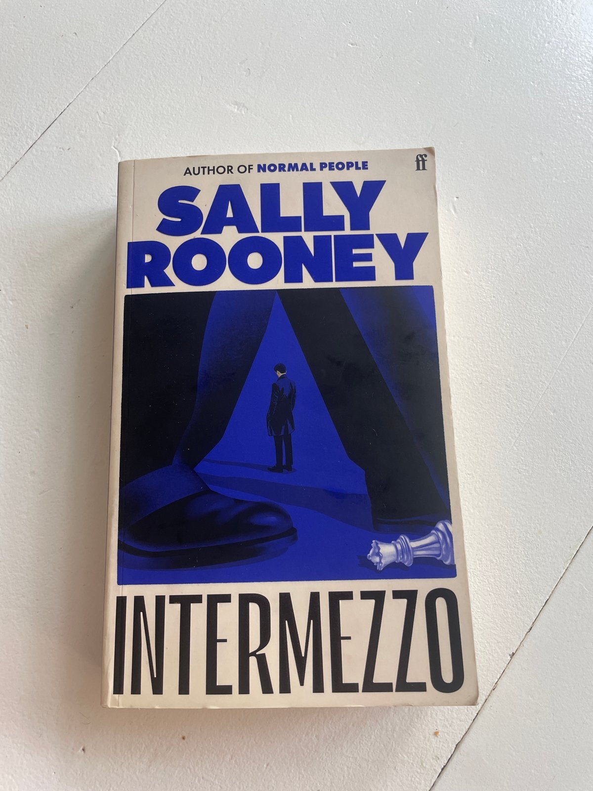 Intermezzo van Sally Rooney - Engelse editie, Ophalen, Zo goed als nieuw, Europa overig