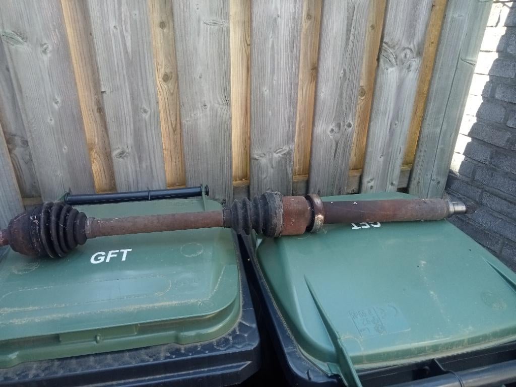 Aandrijfas rechtsvoor Ford Focus 1.6 16V MK2, Ophalen, Gebruikt, Ford