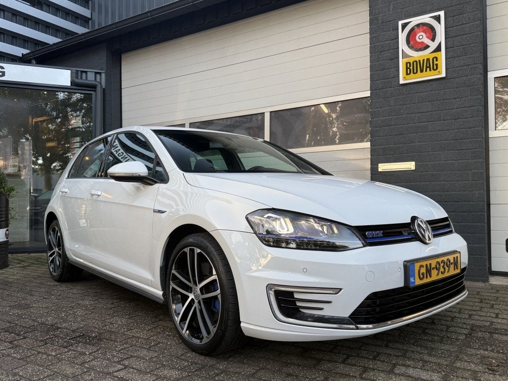 Volkswagen Golf 1.4 TSI GTE (bj 2015, automaat), Gebruikt, 4 cilinders, 150 pk, Wit