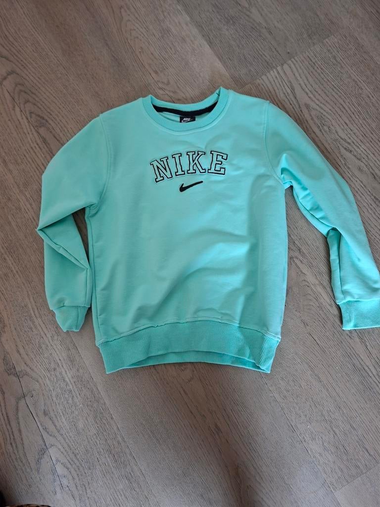 2 Imitatie merk truien nike/calvin klein, Ophalen of Verzenden, Zo goed als nieuw, Jongen of Meisje, Trui of Vest