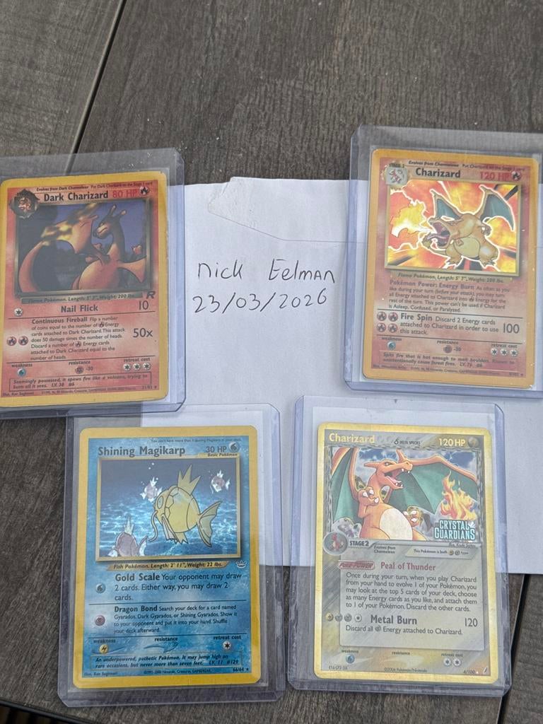 Charizard en Shining Magikarp Pokémon kaarten, Hobby en Vrije tijd, Verzamelkaartspellen | Pokémon, Ophalen of Verzenden, Gebruikt