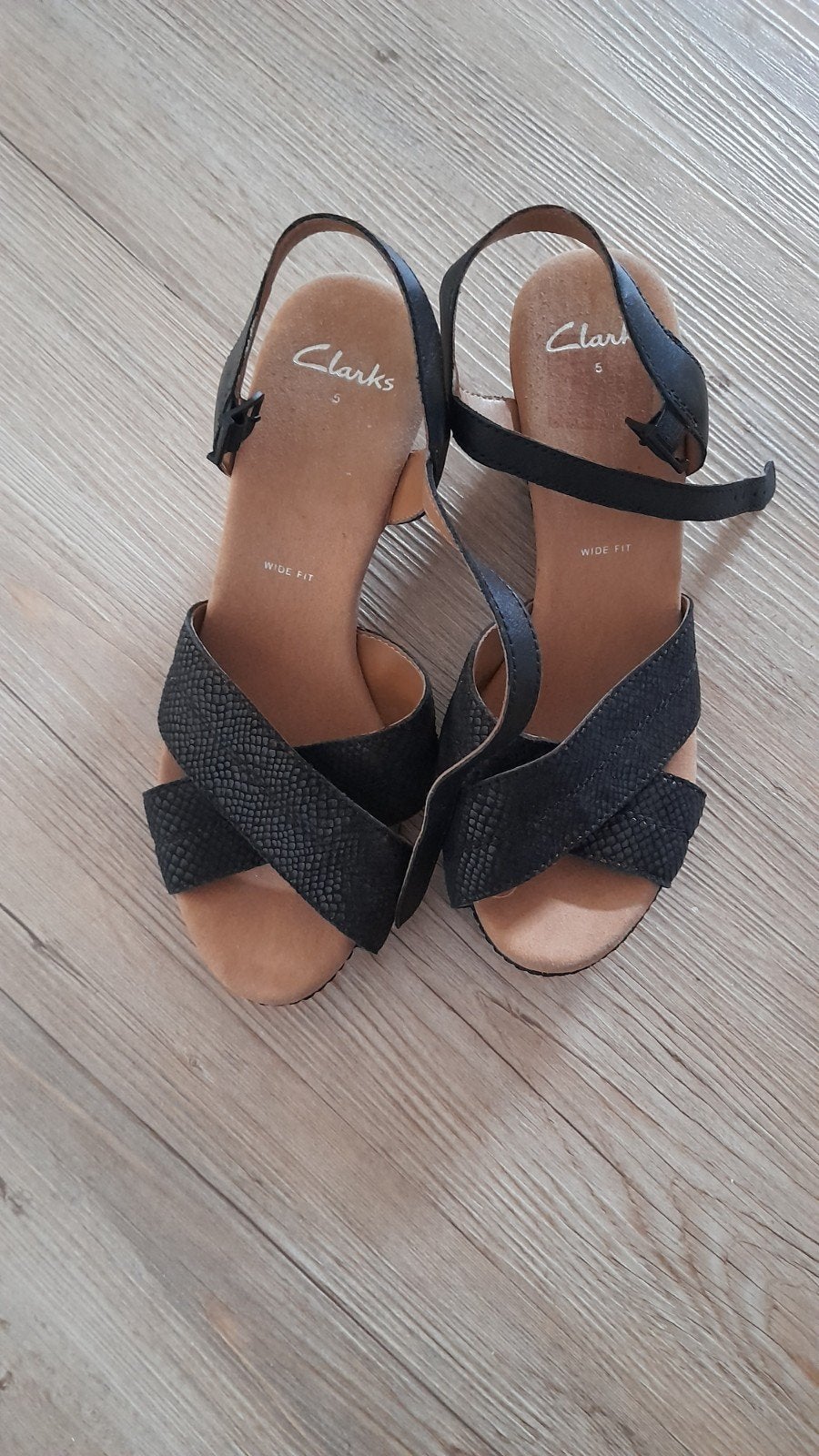 Nieuwe Clarks sandalen maat 38 met sleehak van kurk, Zwart, Nieuw, Clarks, Sandalen of Muiltjes