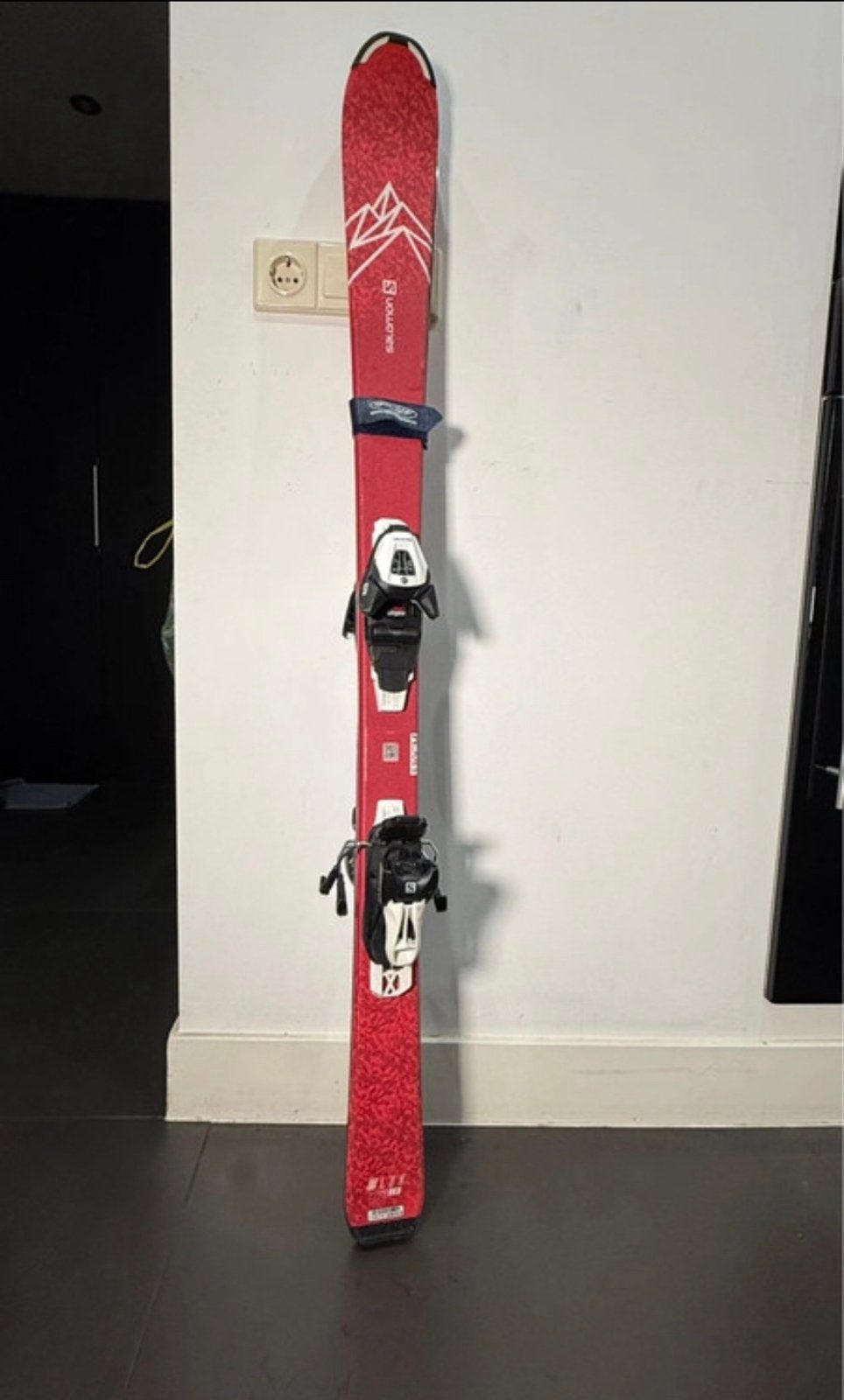 Rode ski’s Salomon LUX JR 130 cm met Salomon-bindingen., 100 tot 140 cm, Zo goed als nieuw, Skiën, Ski's