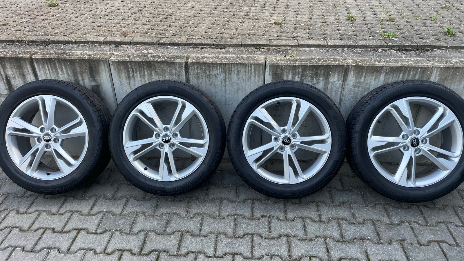 Audi Q3  FY 19 inch velgen met Hankook zomerbanden, Auto-onderdelen, Banden en Velgen, Gebruikt, Banden en Velgen, 235 mm, Personenwagen