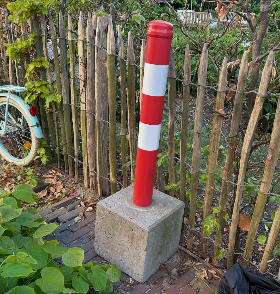 Aanrijdpaal in aardebaan ø 159 mm x 1500 mm – rood-wit, Doe-het-zelf en Verbouw, Metalen, Ophalen, Gebruikt, IJzer