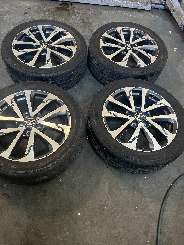 toyota corolla cross velgen, Auto-onderdelen, 18 inch, Velg(en), Ophalen of Verzenden, Zomerbanden