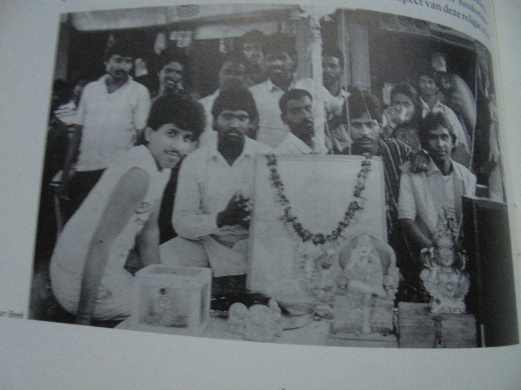 Te gast in India 1993 Djoser (RBij2-40), Ophalen of Verzenden, Reisgids of -boek, Azië, Gelezen