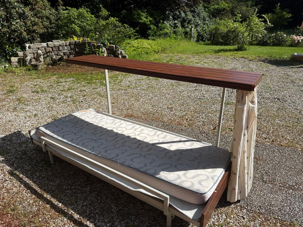 Vintage opklapbaar bed  met matras en gordijn, Huis en Inrichting, Slaapkamer | Bedden, Ophalen, Gebruikt, 90 cm, Eenpersoons