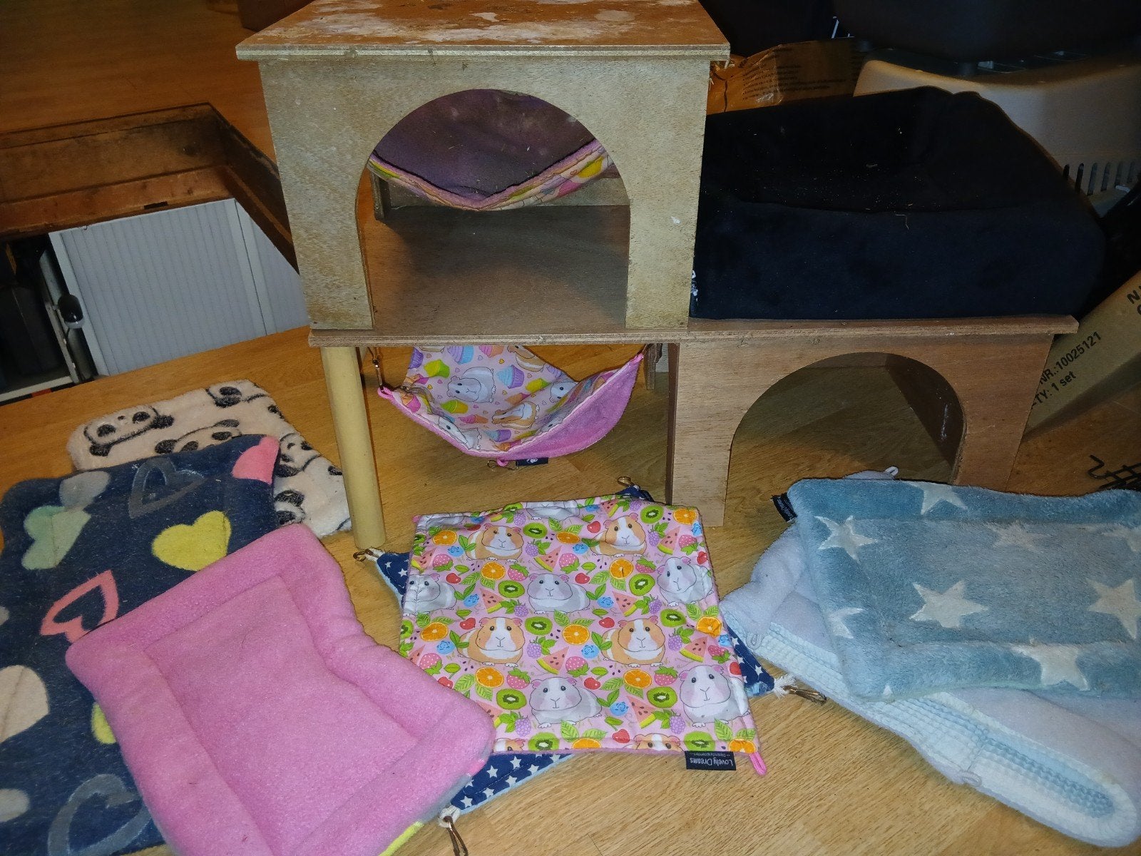 2 cavia huisjes met hangmatjes en mandje, fleecekussen, Dieren en Toebehoren, Ophalen, Gebruikt