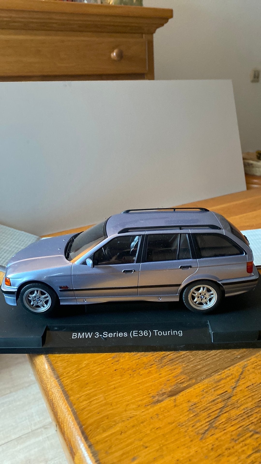 Mooi model BMW 1/18, Hobby en Vrije tijd, Modelauto's | 1:18, Ophalen of Verzenden, Zo goed als nieuw, Overige merken