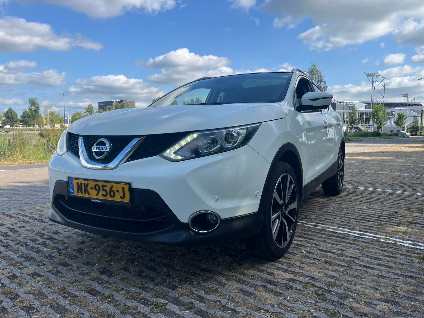 Nissan Qashqai 1.2 Dig-t | full option, leer, pano, 360 cam, Voorwielaandrijving, 4 cilinders, Wit, Origineel Nederlands