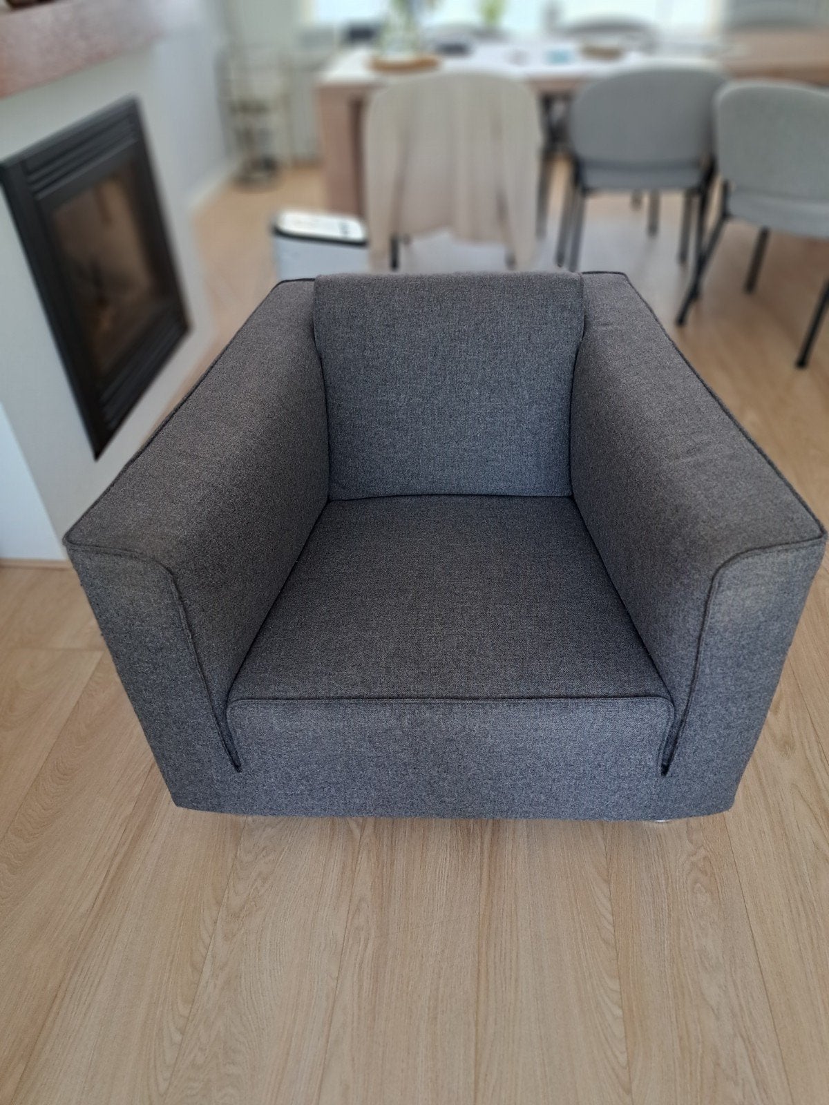 Designonstock fauteuil grijs, Gebruikt, 75 tot 100 cm, Ophalen of Verzenden, 75 tot 100 cm
