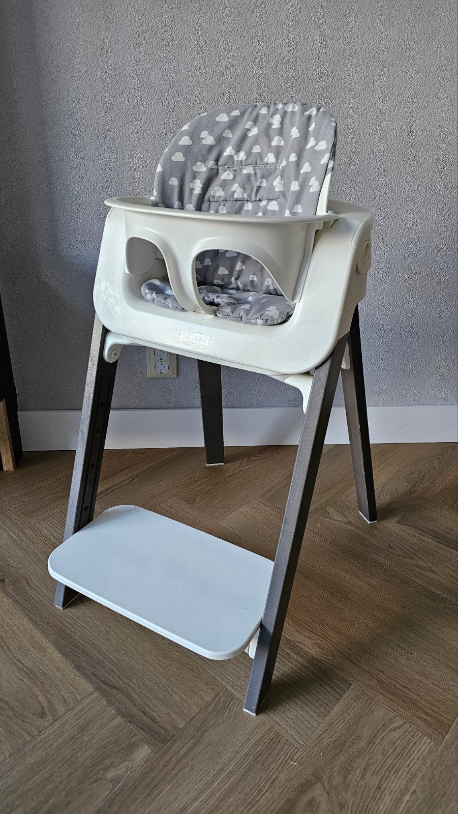 stokke stoel, Ophalen, Zo goed als nieuw, Meegroeistoel, Afneembaar eetblad