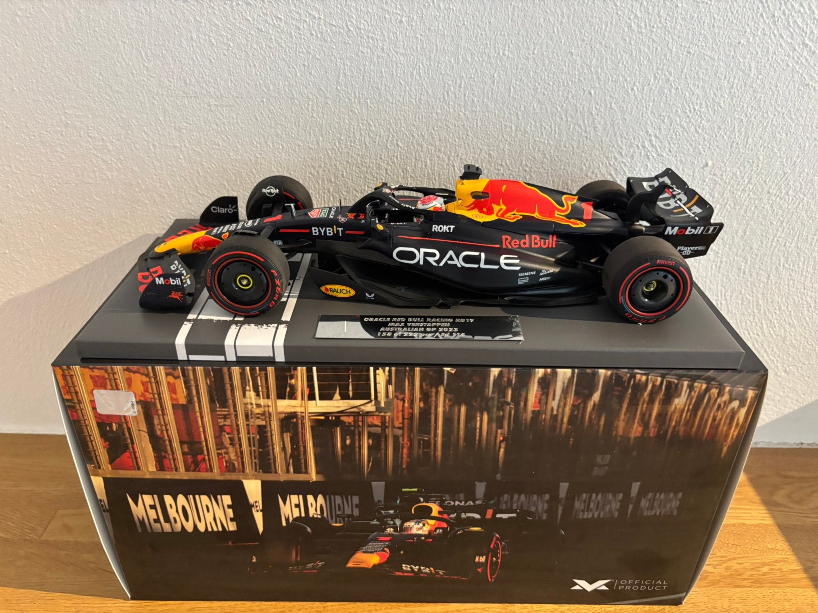 Max verstappen RB19 winner australie 2023 1:18 model, Verzamelen, Ophalen of Verzenden, Zo goed als nieuw, Formule 1