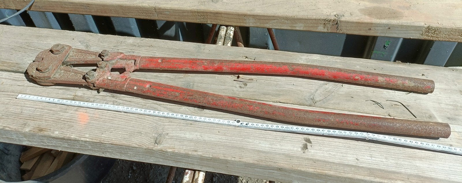 Betonschaar, Ophalen