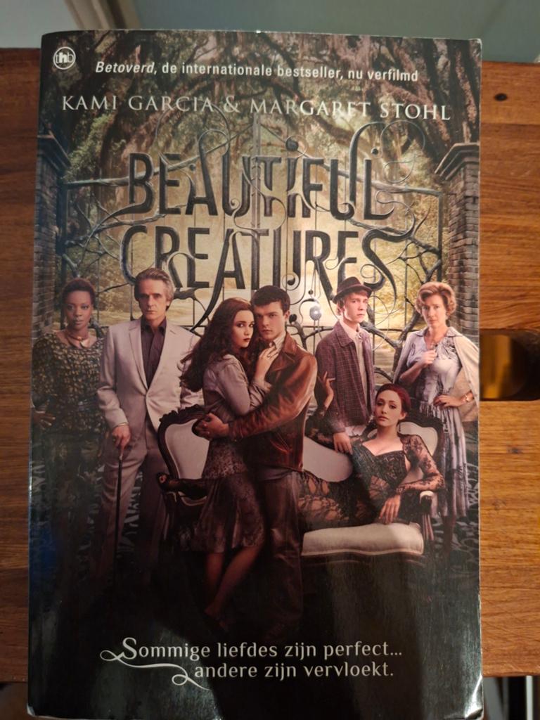 Margareth Stohl - Beautiful creatures, Boeken, Thrillers, Zo goed als nieuw, Nederland, Ophalen