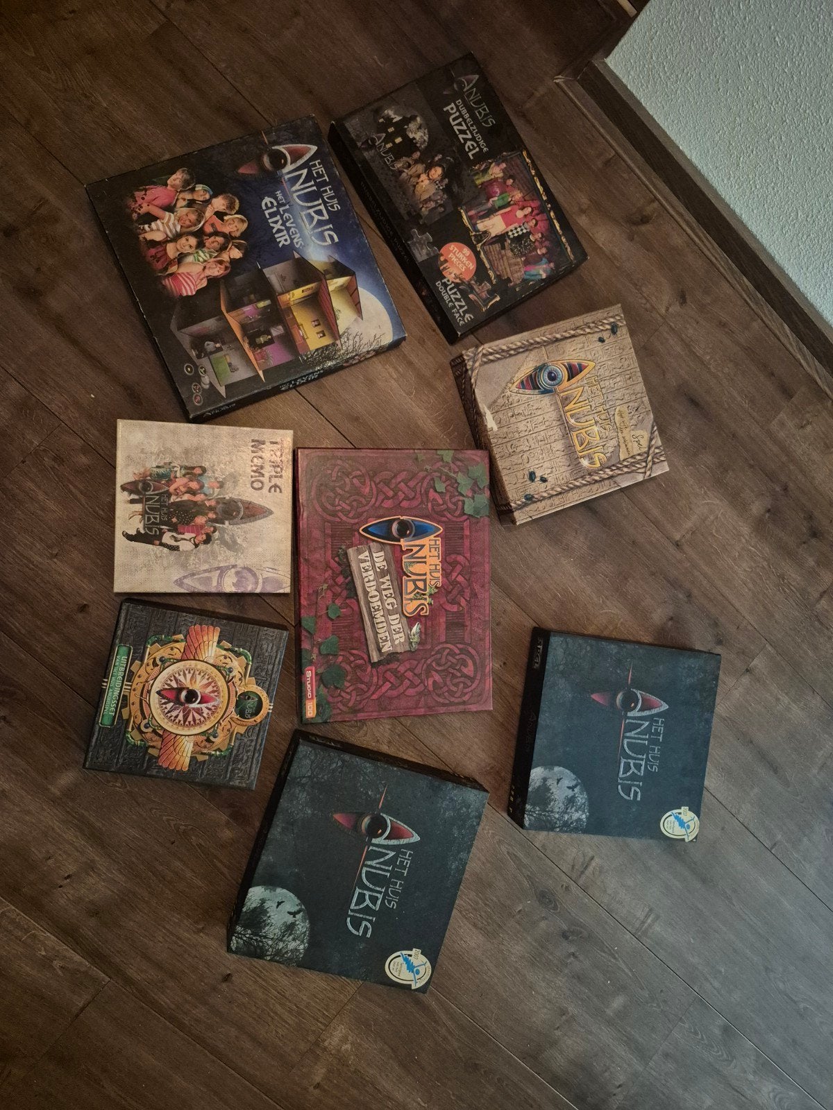 Het Huis Anubis Spellen en Dozen - Complete Collectie, Een of twee spelers, Ophalen of Verzenden, Gebruikt, Studio 100