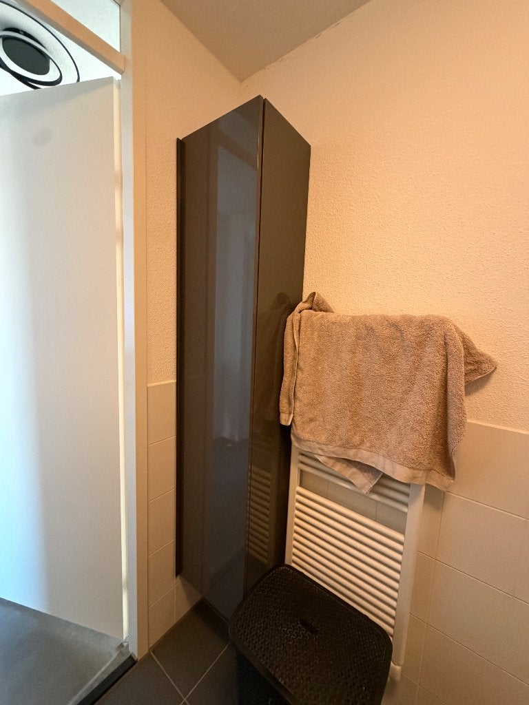 IKEA wastafelmeubel en hoge kast, Ophalen, 50 tot 100 cm, Zo goed als nieuw, Minder dan 100 cm