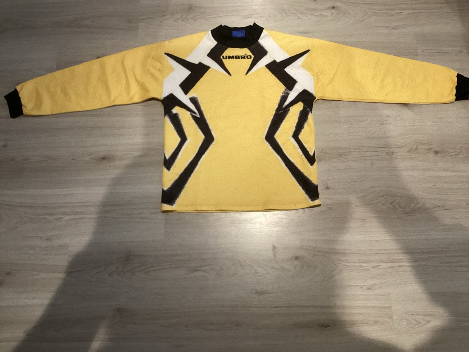 Umbro keepershirt geel zwart maat L, Maat L, Ophalen of Verzenden, Gebruikt, Shirt