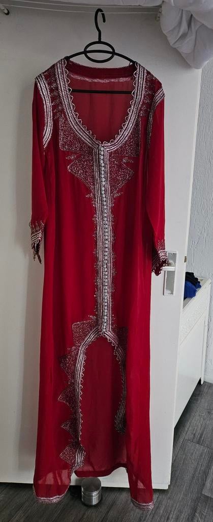 Rode Marokkaanse Kaftan met Zilveren Borduurwerk, Maat 38/40 (M), Ophalen of Verzenden, Onbekend, Zo goed als nieuw