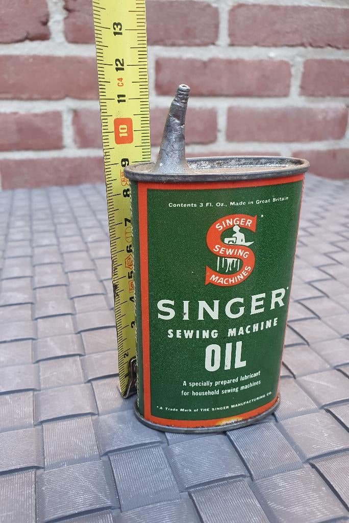 Vintage Originele Singer sewing machine oil blik, Ophalen of Verzenden, Gebruikt, Overige, Overige merken
