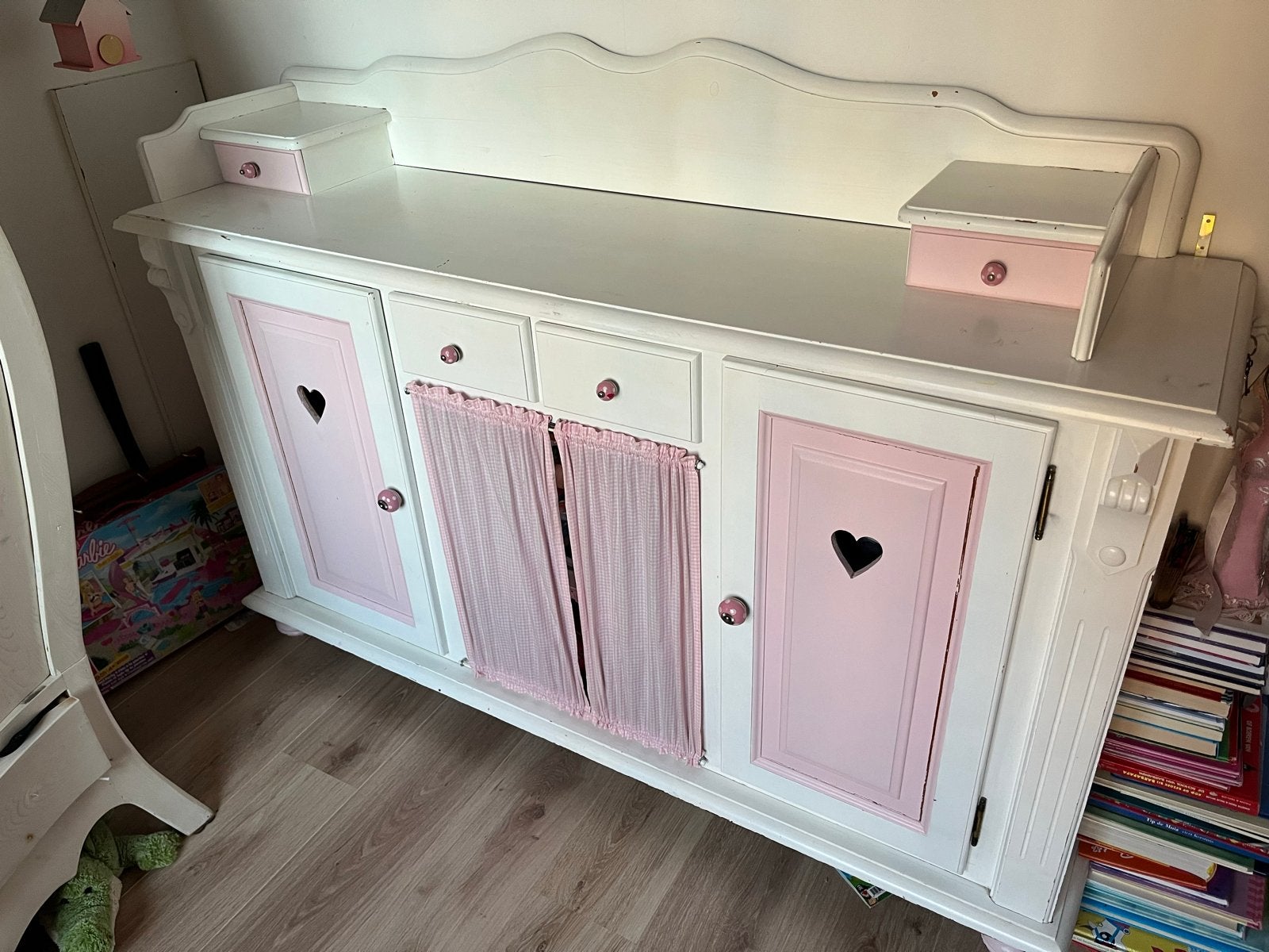 Unieke Handgemaakte Commode - Wit met Roze Accenten, Kinderen en Baby's, Gebruikt, Ophalen of Verzenden, 100 cm of meer, Minder dan 50 cm