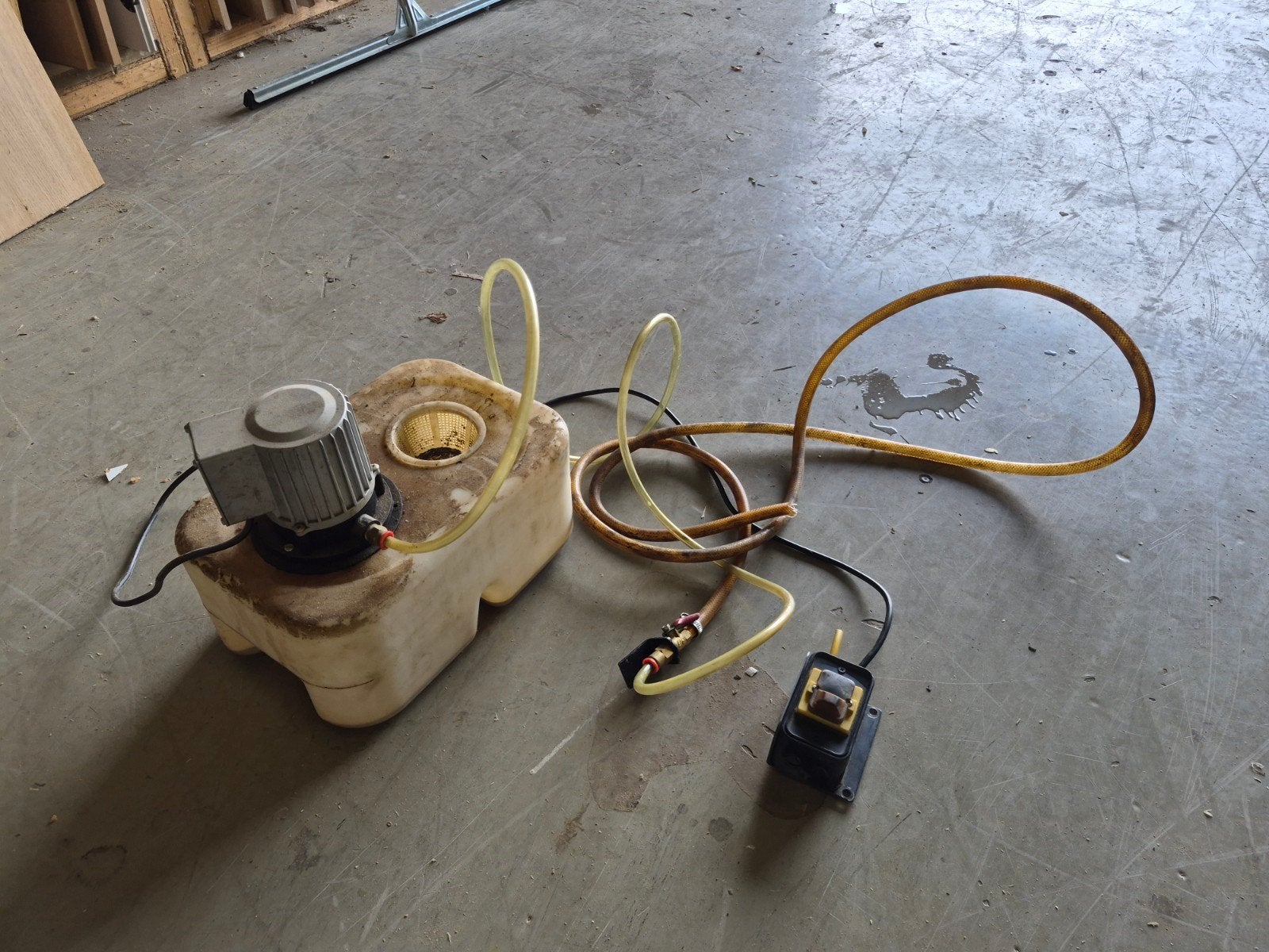 HBM Machines Koelpomp met Opvangtank - 230V, 0.1kW, Doe-het-zelf en Verbouw, Ophalen of Verzenden