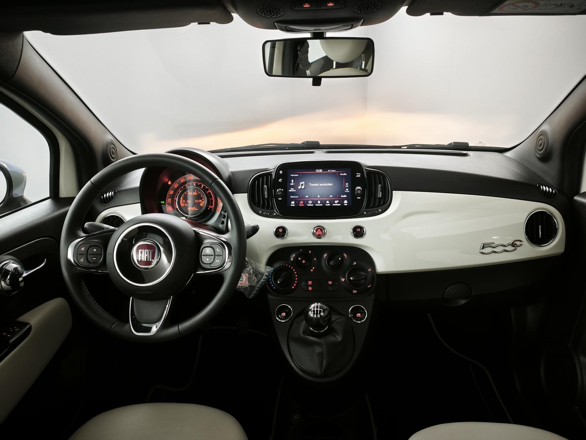 Fiat 500 C 1.0 Hybrid Dolcevita | TWO TONE | CABRIO | APPLE, Auto's, Voorwielaandrijving, Stof, Euro 6, Cabriolet