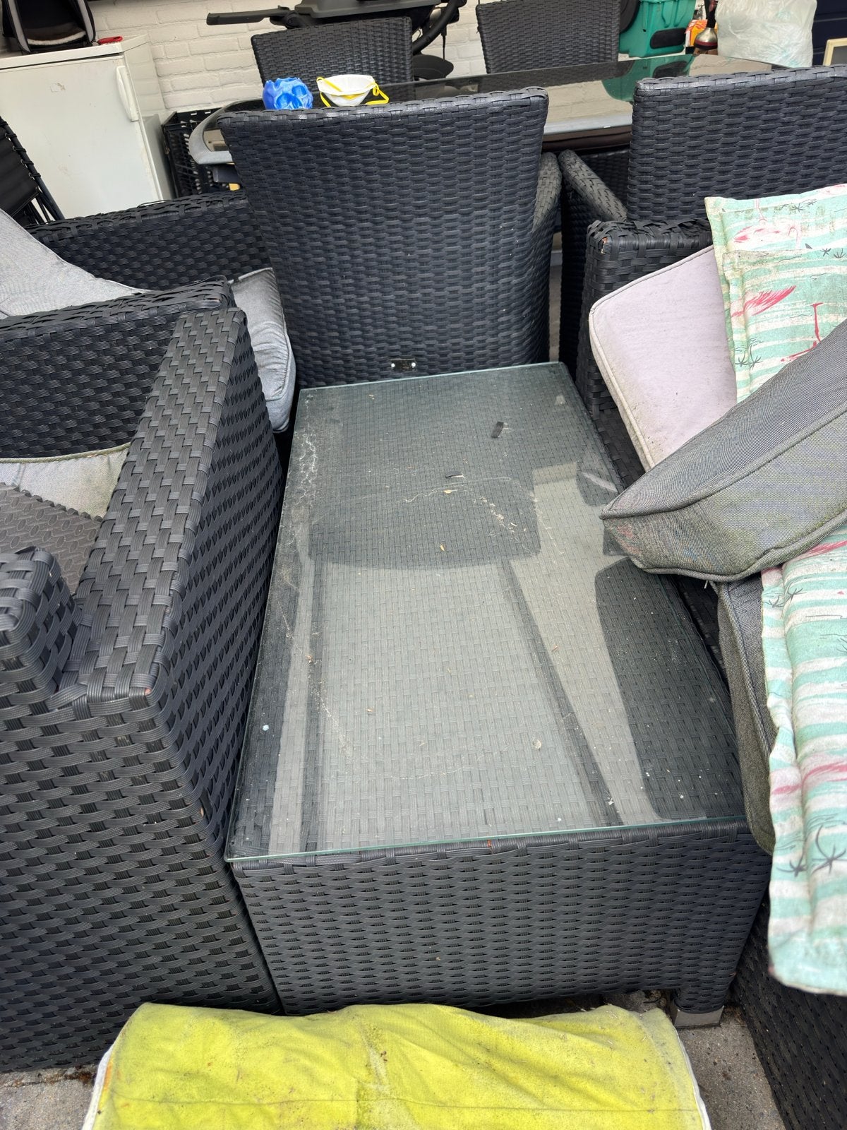 GRATIS | Loungeset met glazen tafel en kussens, Tuin en Terras, Ophalen, Gebruikt, Meer dan 8 zitplaatsen, Loungeset