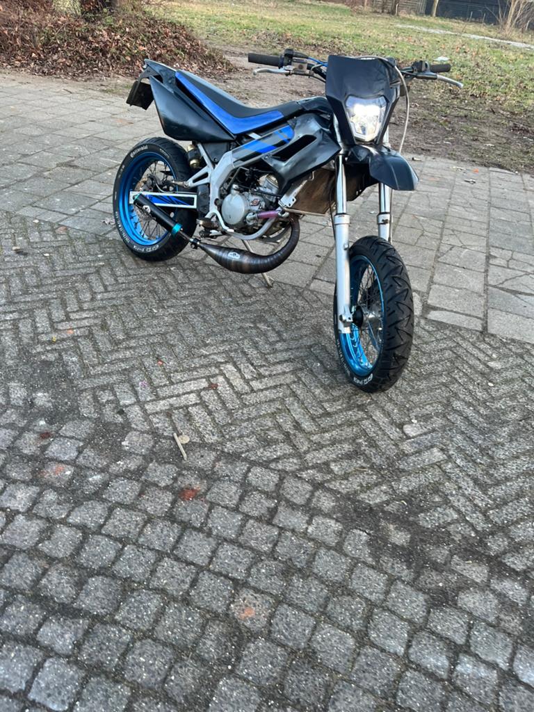 2t derbi senda 77cc MET WOK, Fietsen en Brommers, Ophalen, 6 versnellingen, Gebruikt, Maximaal 45 km/u