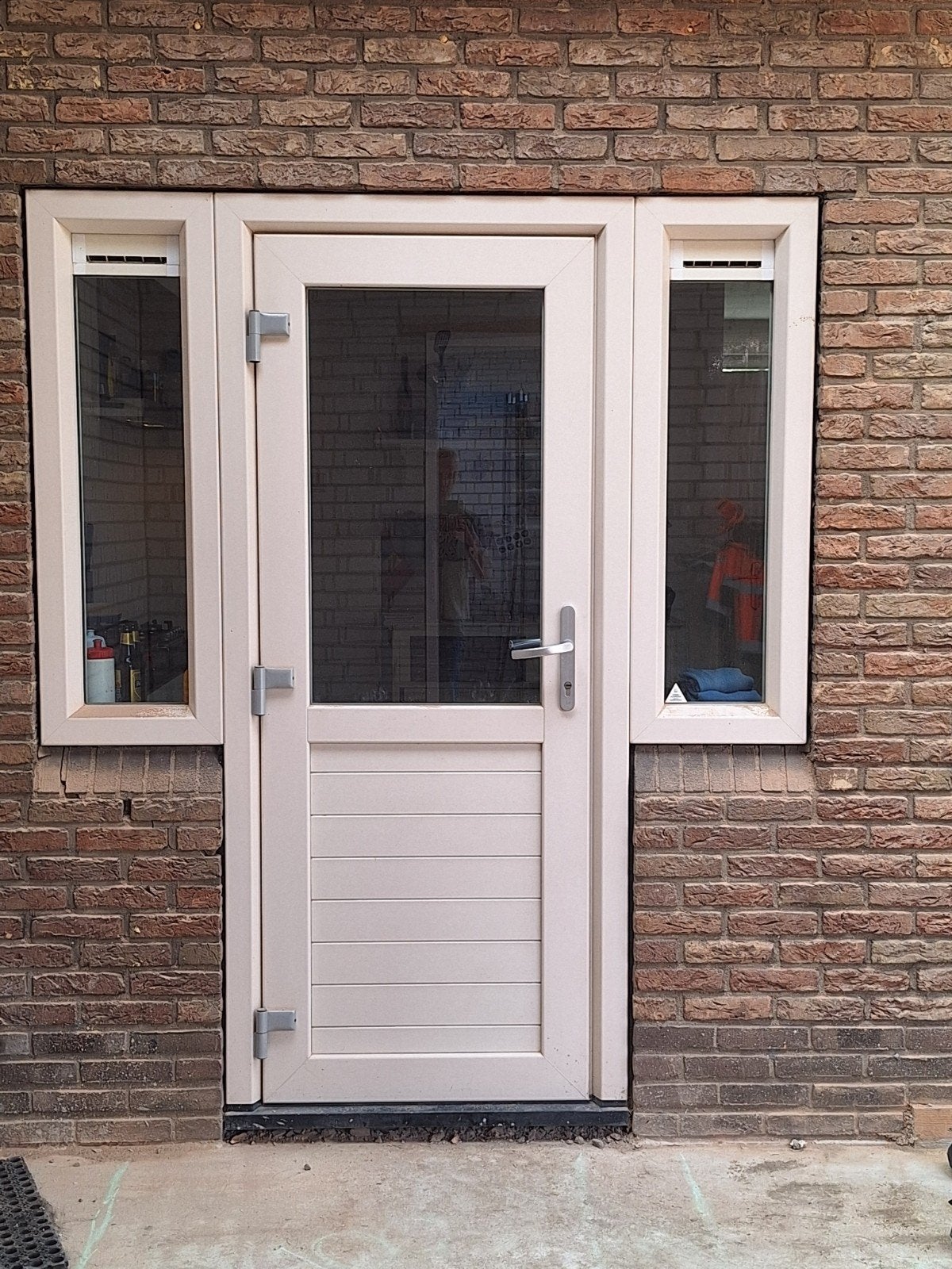 Kunststof achterdeur met twee zijramen - RAL 9001, Ophalen, Gebruikt, Buitendeur, Glas