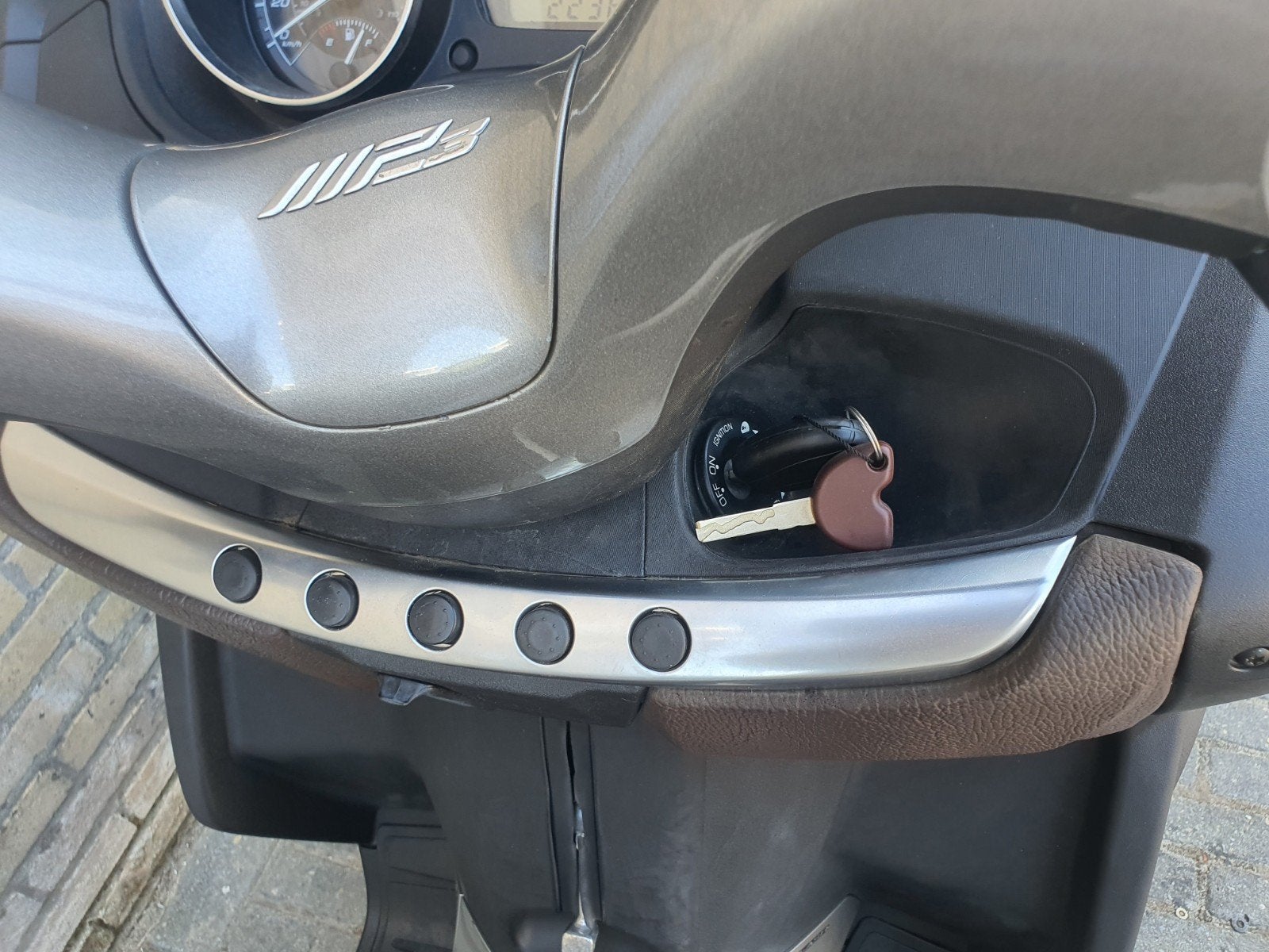 piaggio mp3 300cc, Motoren, Motoren | Piaggio, Scooter, Zoetermeer, Automaat, Charlesjacobs36@gmail.com