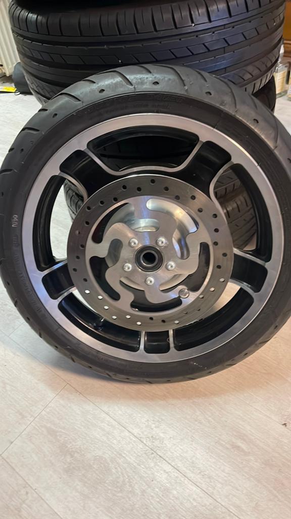 Streetglide voorwiel compleet met band, remschijven en ABS, Ophalen of Verzenden, Gebruikt