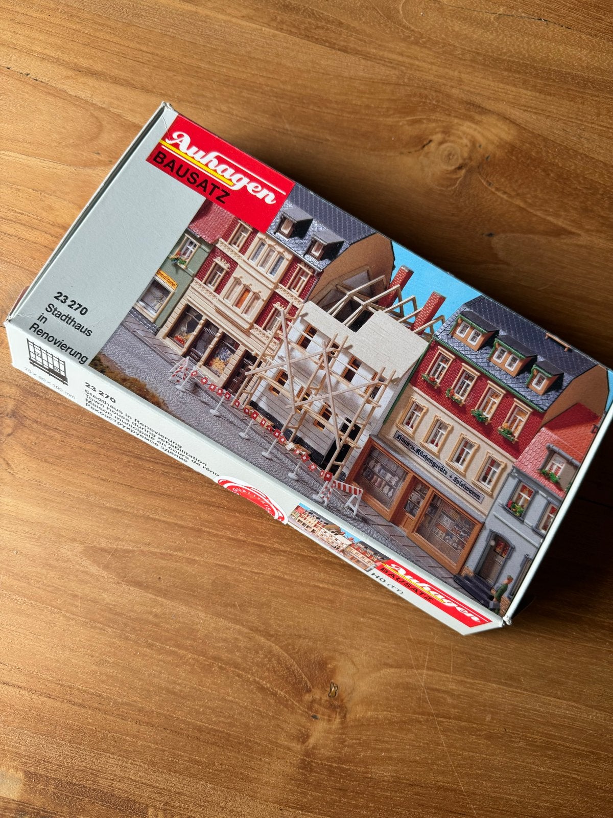 Auhagen Stadshuis in Renovatie H0 1:87 - Nieuw in Verpakking, Ophalen of Verzenden, Nieuw, Brug, Tunnel of Gebouw, Overige merken