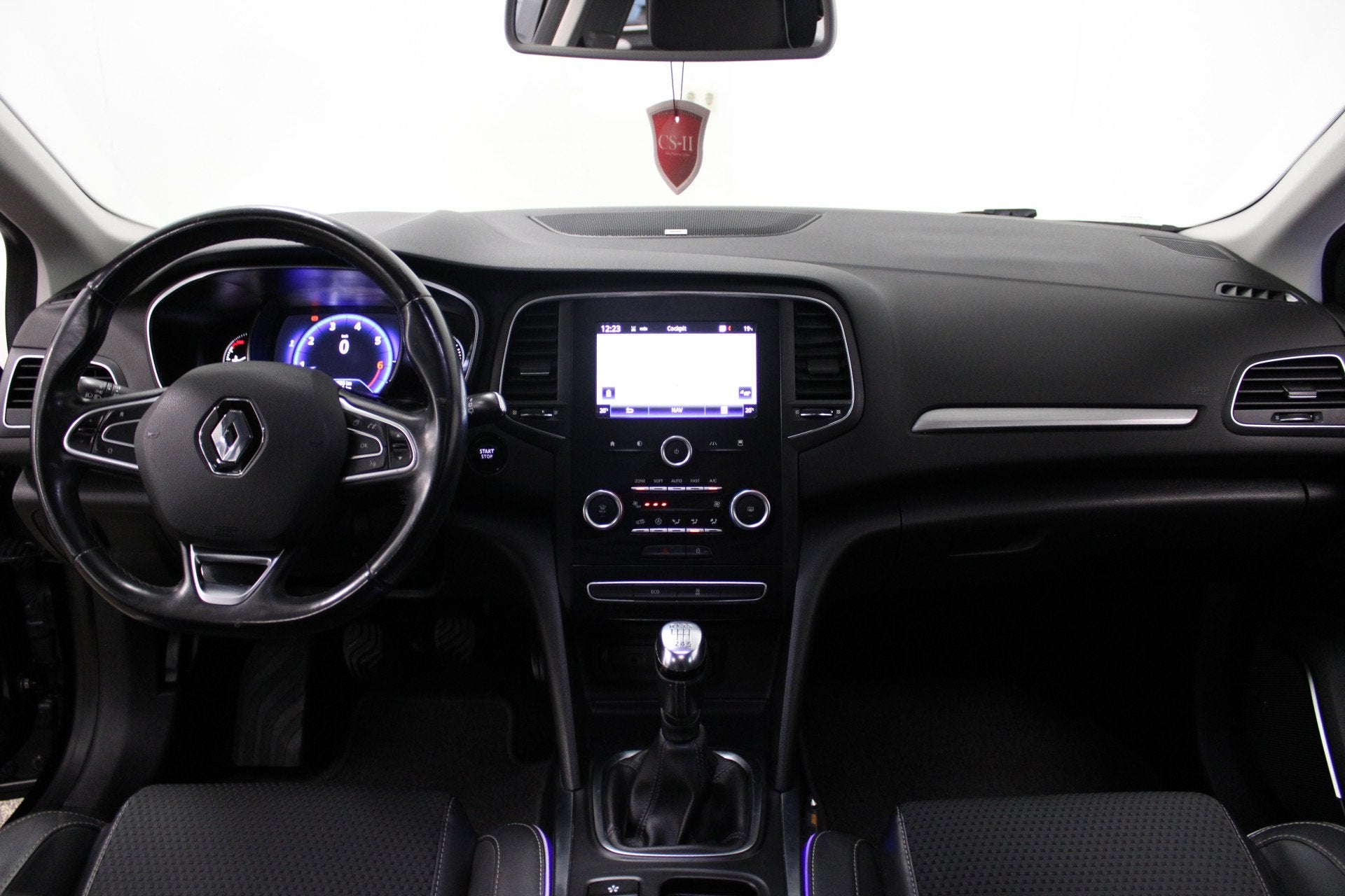 Renault Mégane Estate 1.2 TCe Bose (bj 2017), Auto's, Voorwielaandrijving, Gebruikt, 4 cilinders, Origineel Nederlands