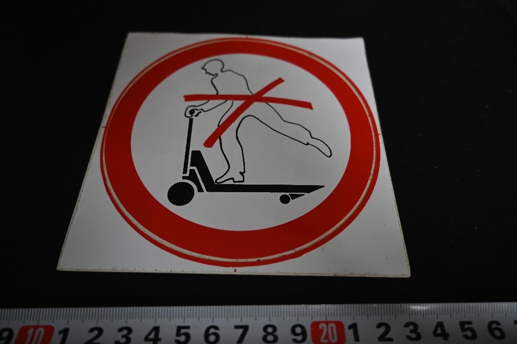sticker verboden te steppen  op palletwagen, Ophalen, Zo goed als nieuw